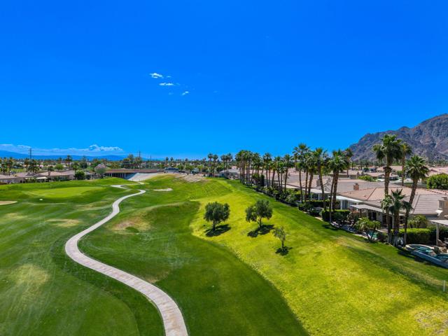 78328 Calle Las Ramblas, La Quinta CA: https://media.crmls.org/mediaz/ad471d02-e956-4c32-a26d-f147236957dd.jpg