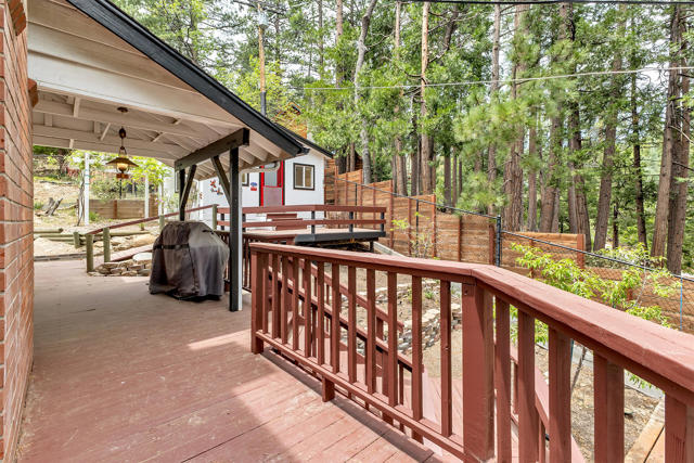 53200 Forest Lake Drive, Idyllwild CA: https://media.crmls.org/mediaz/ad475146-c7d6-4911-9a78-c61e0677f4be.jpg