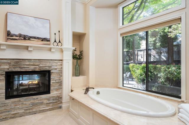 3363 Deer Hollow Drive, Danville CA: https://media.crmls.org/mediaz/ad47fdc4-126b-478c-b90b-64acf7193266.jpg