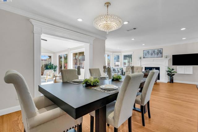 39478 Zacate Ave, Fremont CA: https://media.crmls.org/mediaz/ad49712e-bad7-48bb-b930-5ec691c189b0.jpg