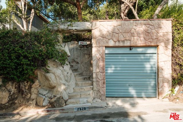 2326 Hidalgo Avenue, Los Angeles CA: https://media.crmls.org/mediaz/ad498bb1-d3a4-4733-b117-c8b4cce4b2b3.jpg