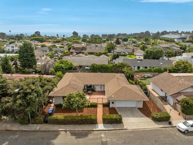 8874 La Jolla Scenic Dr N, La Jolla CA: https://media.crmls.org/mediaz/ad4994a8-37b3-40e0-ae87-4bf851fb985a.jpg