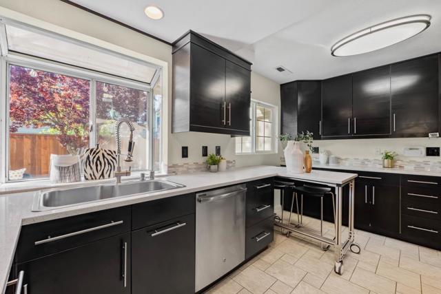 395 Sandstone Drive, Fremont CA: https://media.crmls.org/mediaz/ad49b70c-c2c1-4667-bd9e-6d432534f054.jpg