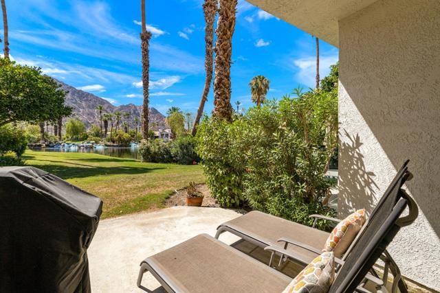 79822 Olympia Fields, La Quinta CA: https://media.crmls.org/mediaz/ad49dc49-5b7f-4bb4-8915-04813c9a96dc.jpg