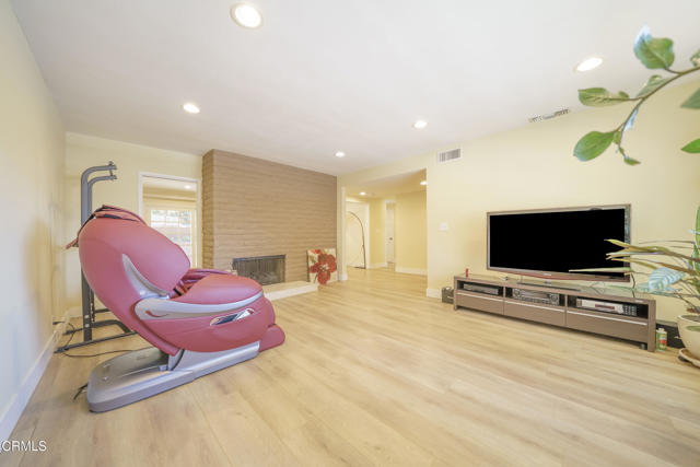3553 Pontiac Street, La Crescenta CA: https://media.crmls.org/mediaz/ad4ba9fb-df9e-4c1e-8cba-4cc309591d9a.jpg