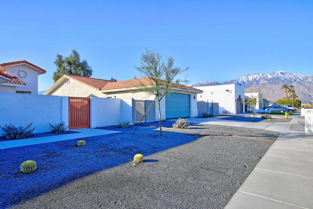 68330 Vega Road, Cathedral City CA: https://media.crmls.org/mediaz/ad4c82cd-5717-4b83-b09e-ddfd4289deb7.jpg