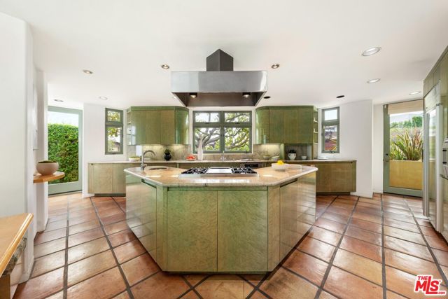 Drew Fenton | 1058 Vista Grande Drive Pacific Palisades CA | MLS: 7137758