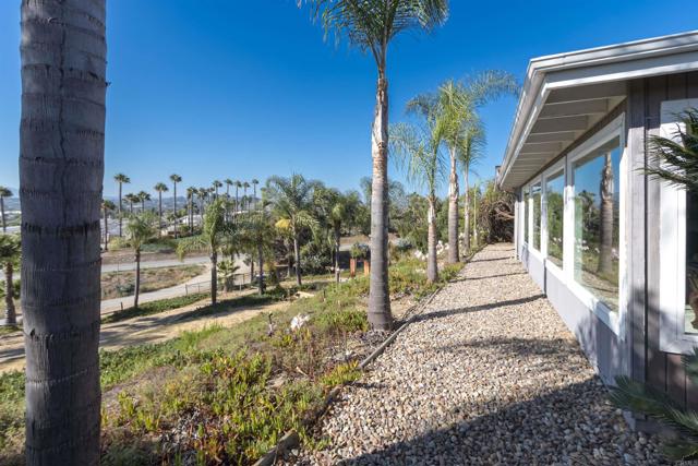 2405 Old Colony, Vista, California 92084, ,Residential Income,For Sale,Old Colony,NDP2407848