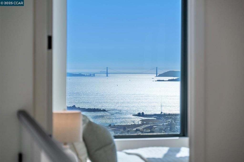 https://media.crmls.org/mediaz/ad4dac37-453b-487b-9b57-82f32caf8db9.jpg?preset=X-Large