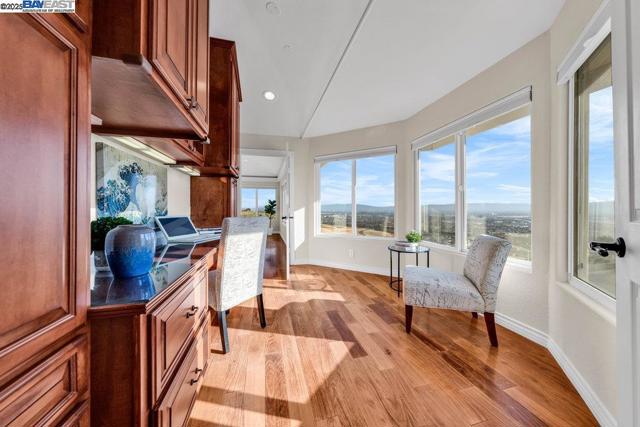48912 Crown Ridge Cmn, Fremont CA: https://media.crmls.org/mediaz/ad4de138-ab19-4620-8366-7e691d6034ce.jpg