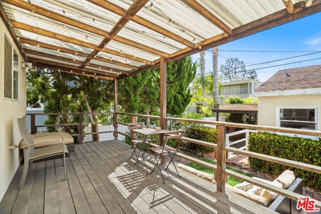 2205 ELM Avenue, Manhattan Beach, California 90266, 2 Bedrooms Bedrooms, ,2 BathroomsBathrooms,Residential,Sold,ELM,22148905