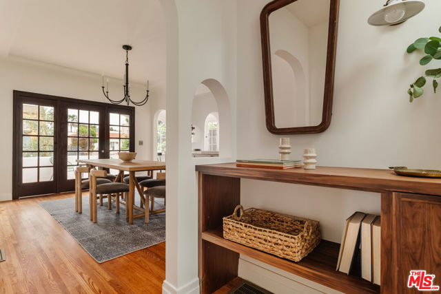 3029 S Norton Avenue, Los Angeles CA: https://media.crmls.org/mediaz/ad4e2af4-c57a-4758-94fa-c777320b50bf.jpg