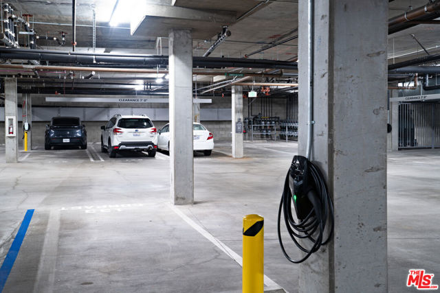 7100 Playa Vista Drive, Playa Vista CA: https://media.crmls.org/mediaz/ad4ea99e-5cf1-43e5-b0a1-97ef8bcff1b0.jpg