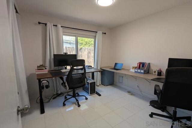 11416 Osoyoos Pl, San Diego CA: https://media.crmls.org/mediaz/ad4ed8fc-254a-4323-949c-98b284941001.jpg