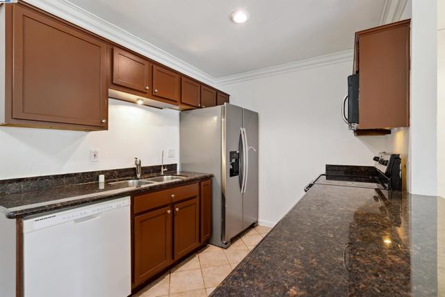 100 Kinross Drive, Walnut Creek CA: https://media.crmls.org/mediaz/ad4f9112-51c5-424c-9f00-272e8a13dcfd.jpg