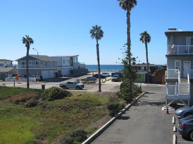 1111 Seacoast, Imperial Beach CA: https://media.crmls.org/mediaz/ad4fbc73-bbf0-474e-91b0-85f888aa2e02.jpg