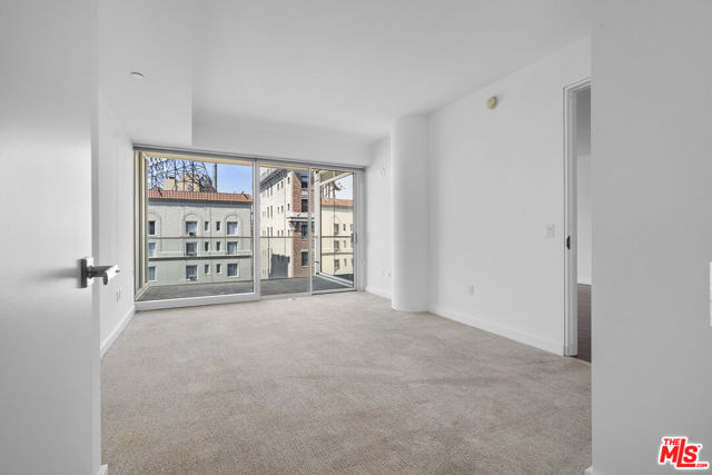 6250 Hollywood Boulevard, Los Angeles CA: https://media.crmls.org/mediaz/ad4feaf3-2664-4c0b-9345-8a105e4bbb21.jpg