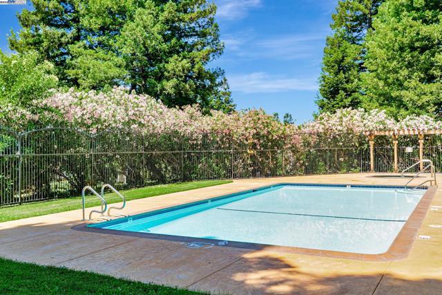 636 Praderia Cir, Fremont CA: https://media.crmls.org/mediaz/ad503dc7-302d-4007-85d0-aa7be24e38f7.jpg