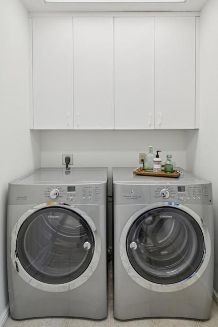 581 Laurent Road, Hillsborough CA: https://media.crmls.org/mediaz/ad507878-c376-4945-b29a-68b442cf86b1.jpg