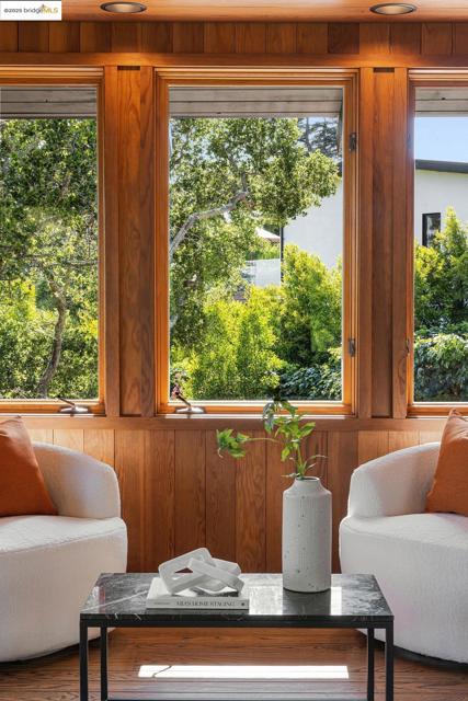 99 Lexford Rd, Piedmont CA: https://media.crmls.org/mediaz/ad50bfe1-5498-47fb-ab99-31c09e72f354.jpg