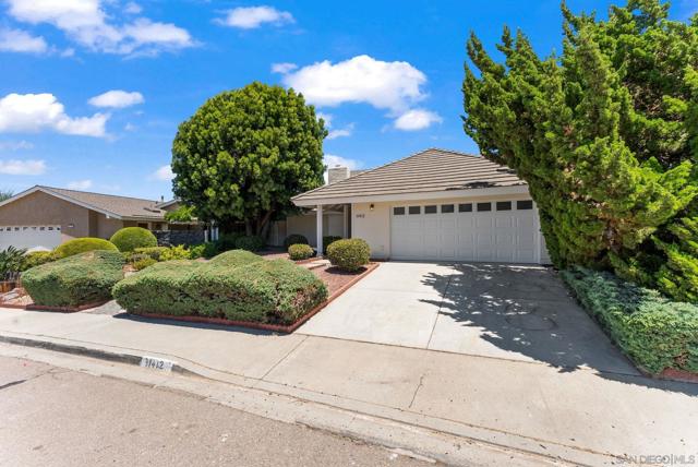 11412 Lucera Pl, San Diego CA: https://media.crmls.org/mediaz/ad50d7e5-b257-4aa1-a447-7899e178b448.jpg
