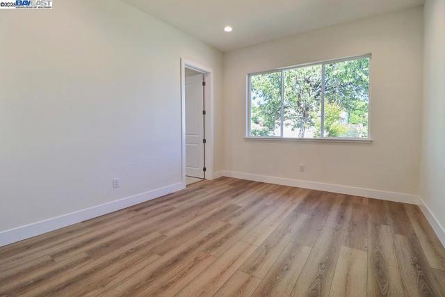 5232 Henderson Ct, Antioch CA: https://media.crmls.org/mediaz/ad51ca8f-acee-4a76-b203-1277edbc1022.jpg