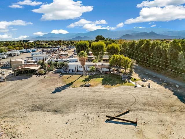 79505 Avenue 38, Indio CA: https://media.crmls.org/mediaz/ad52c3cf-2dcb-492d-aa29-029fd028d439.jpg
