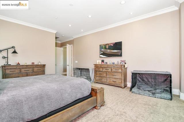 430 Ellisa Ln, Brentwood CA: https://media.crmls.org/mediaz/ad540651-5bfa-4eef-a1de-04115fa34019.jpg