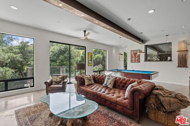 10697 Calle Quebrada, Goleta CA: https://media.crmls.org/mediaz/ad544a59-c825-4714-b324-9a8e8341f8c2.jpg