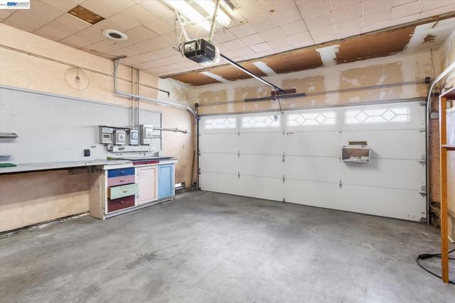 Image 36 of 46 For 831 Casanova Dr