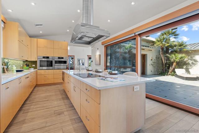 20385 Rancho Villa Rd, Ramona CA: https://media.crmls.org/mediaz/ad5501f1-cca7-44c4-8434-f4bea75d1751.jpg