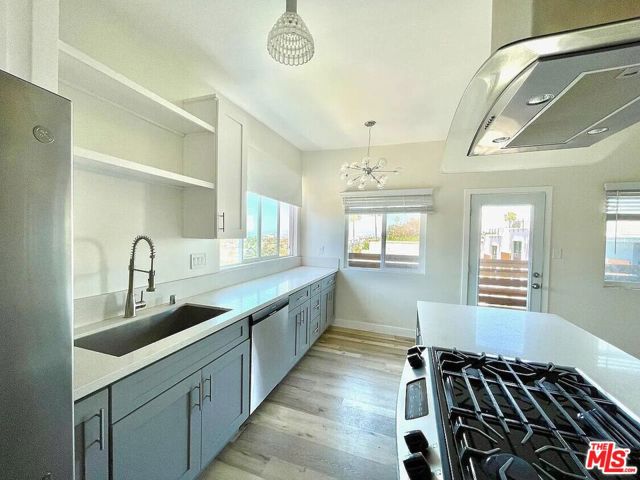1315 Montana Street, Los Angeles CA: https://media.crmls.org/mediaz/ad550c6c-2582-49ad-9029-138fd325f9c4.jpg