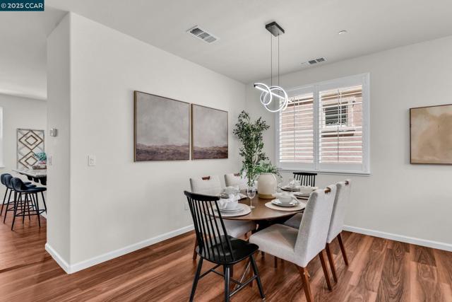 6983 Alamo Creek Trl, Dublin CA: https://media.crmls.org/mediaz/ad55c68b-40ba-4101-919d-f9f693208067.jpg