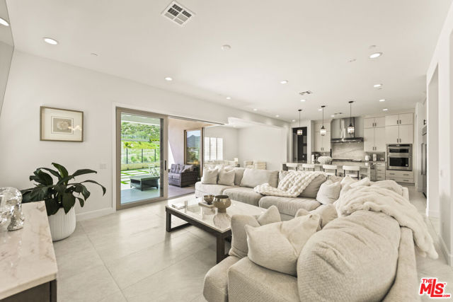 11767 Toyon Drive, Chatsworth CA: https://media.crmls.org/mediaz/ad560085-0d9d-4c93-8bce-29a6bc38224e.jpg