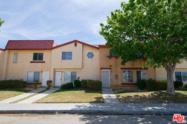 1750 E Avenue Q14, Palmdale CA: https://media.crmls.org/mediaz/ad567375-4ad4-48e0-a7a3-d1b932250dbb.jpg