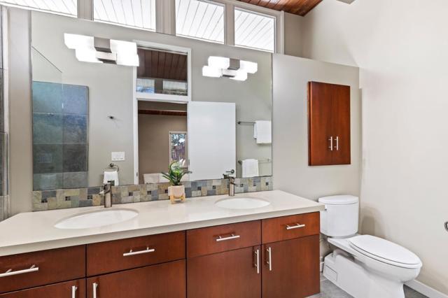 777 Bayview Way, Redwood City CA: https://media.crmls.org/mediaz/ad56fd34-443b-4382-8cfd-ade165f3d778.jpg