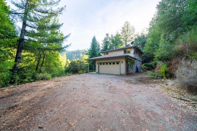1301 Bear Creek, Boulder Creek CA: https://media.crmls.org/mediaz/ad5702c4-c83d-46c4-adef-82c3b97a5c6a.jpg