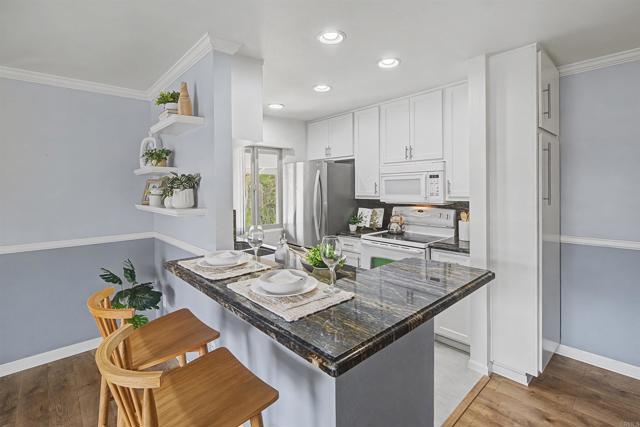 Detail Gallery Image 17 of 46 For 6410 Bell Bluff Ave, San Diego,  CA 92119 - 2 Beds | 1 Baths