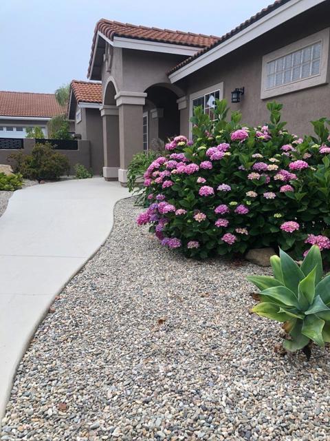 1185 Cedar Summit Drive, Ramona CA: https://media.crmls.org/mediaz/ad571e5d-2d75-44e2-8115-196e015d2ae2.jpg