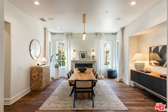 2052 Shadow Creek Drive, Agoura Hills CA: https://media.crmls.org/mediaz/ad57a883-b040-4b33-895a-0922e09d5f06.jpg