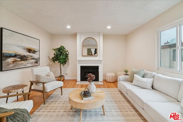 1050 S Garfield Avenue, Monterey Park CA: https://media.crmls.org/mediaz/ad57aea1-63e3-4867-9d39-a45adacac149.jpg