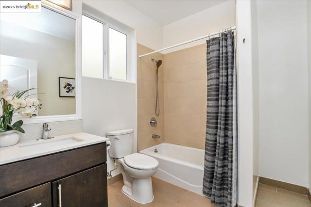 1738 18th Ave, Oakland CA: https://media.crmls.org/mediaz/ad57e23a-6903-4e64-bdd3-566c18e3f50b.jpg