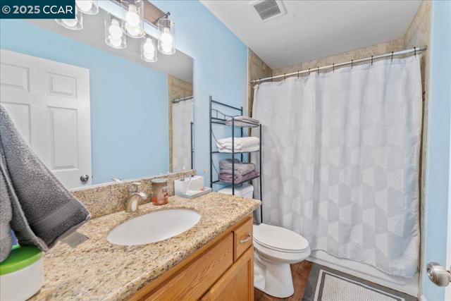4825 San Pablo Dam Rd, El Sobrante CA: https://media.crmls.org/mediaz/ad58a077-4efc-4a59-992f-fd2dd1b96295.jpg