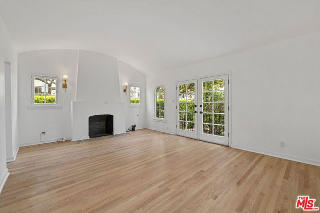 951 N Martel Avenue, Los Angeles CA: https://media.crmls.org/mediaz/ad59792a-ae8d-467a-9f9d-4b4c00de494e.jpg