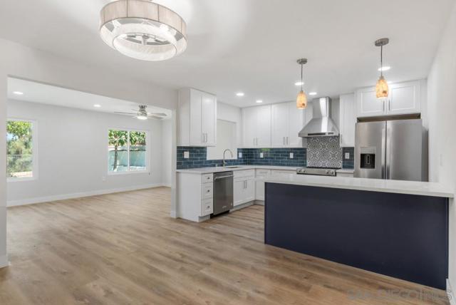 13765 Celestial Rd, Poway CA: https://media.crmls.org/mediaz/ad5a16ed-67dc-4fde-96b6-c66e4d83cf1b.jpg