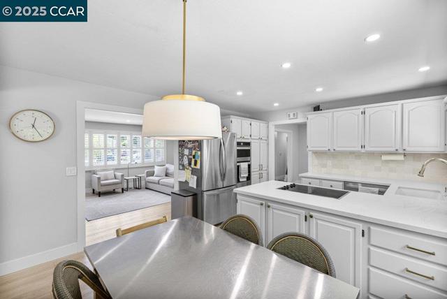 120 Paraiso Dr, Danville CA: https://media.crmls.org/mediaz/ad5aa029-d2d9-4350-82b1-bb6b352bd87d.jpg