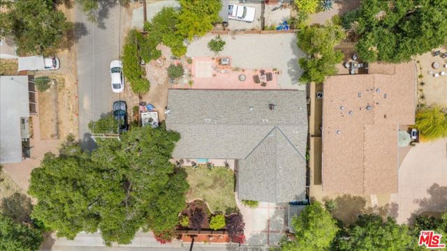 754 Fernando Street, Ojai CA: https://media.crmls.org/mediaz/ad5baa42-ae8e-4288-97b6-2eb939284a99.jpg