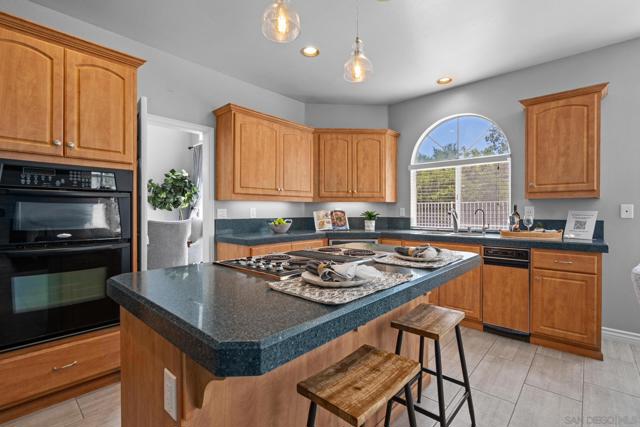 18145 Moon Song Court, Rancho Bernardo (San Diego) CA: https://media.crmls.org/mediaz/ad5bf467-8f25-4a34-861b-23f70834120a.jpg