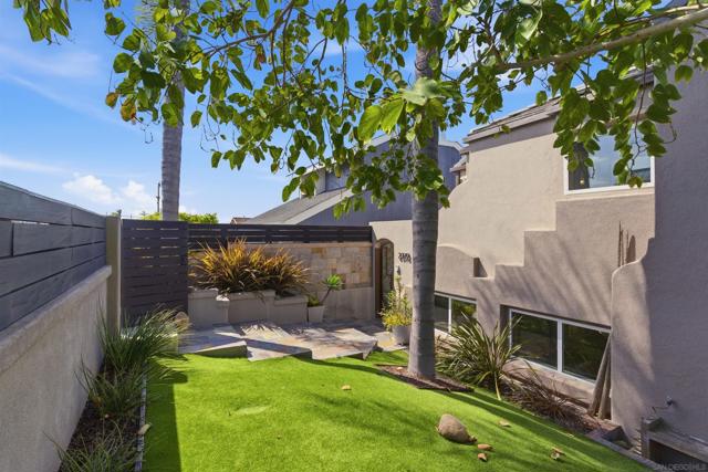 Image 53 of 60 For 2372 Oxford Ave