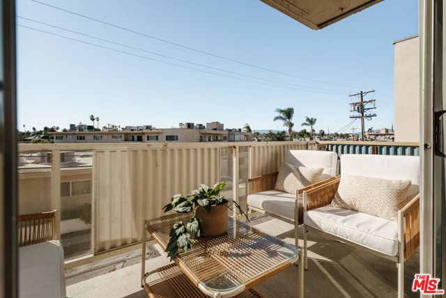 6251 Coldwater Canyon Avenue, 310 photo 8